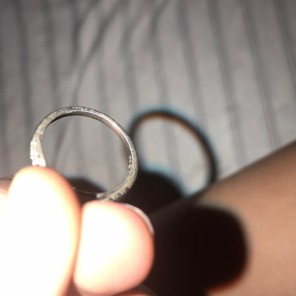 Engagement ring - Picture 2 of 2